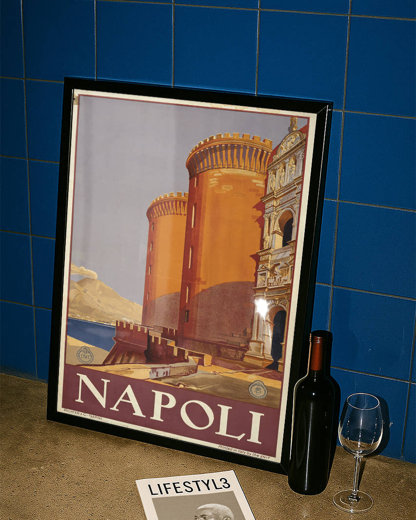 Vintage Neapel Italien Poster – Napoli Festung am Meer Poster – FineArt Wandbild, moderne Kunst &amp; Fine Art Print von Spawnd, handgefertigt &amp; Made in Germany