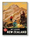 Vintage Neuseeland Poster – Mount Cook Alpen Poster – FineArt Wandbild, moderne Kunst & Fine Art Print von Spawnd, handgefertigt & Made in Germany