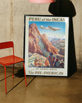 Vintage Peru Poster – Machu Picchu Anden Poster – FineArt Wandbild, moderne Kunst & Fine Art Print von Spawnd, handgefertigt & Made in Germany