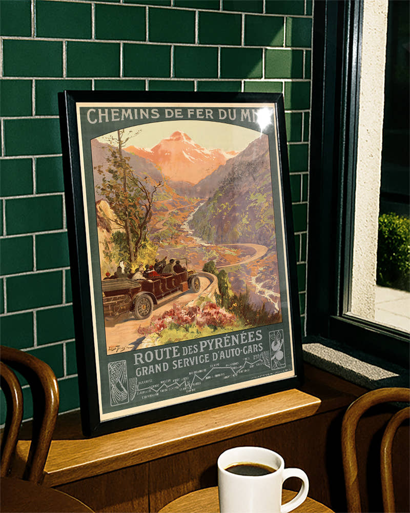 Vintage Pyrenäen Frankreich Poster mit Bergstraße – Route des Pyrenees Poster – FineArt Wandbild, moderne Kunst &amp; Fine Art Print von Spawnd, handgefertigt &amp; Made in Germany
