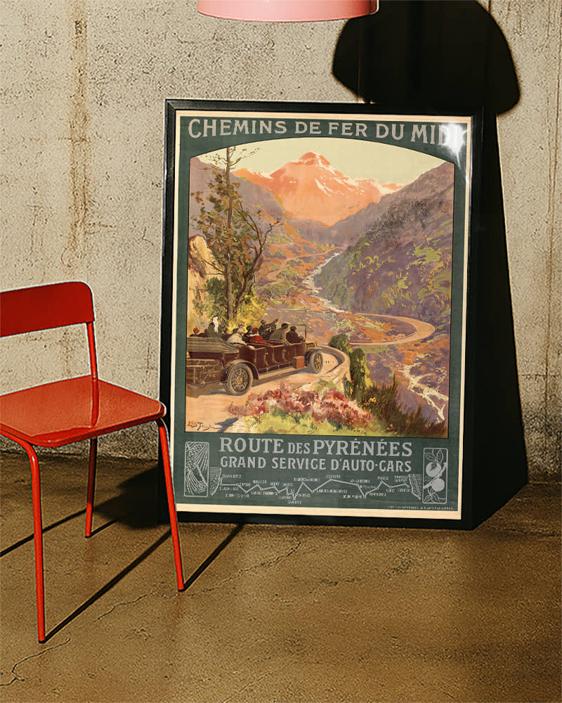 Vintage Pyrenäen Frankreich Poster mit Bergstraße – Route des Pyrenees Poster – FineArt Wandbild, moderne Kunst &amp; Fine Art Print von Spawnd, handgefertigt &amp; Made in Germany