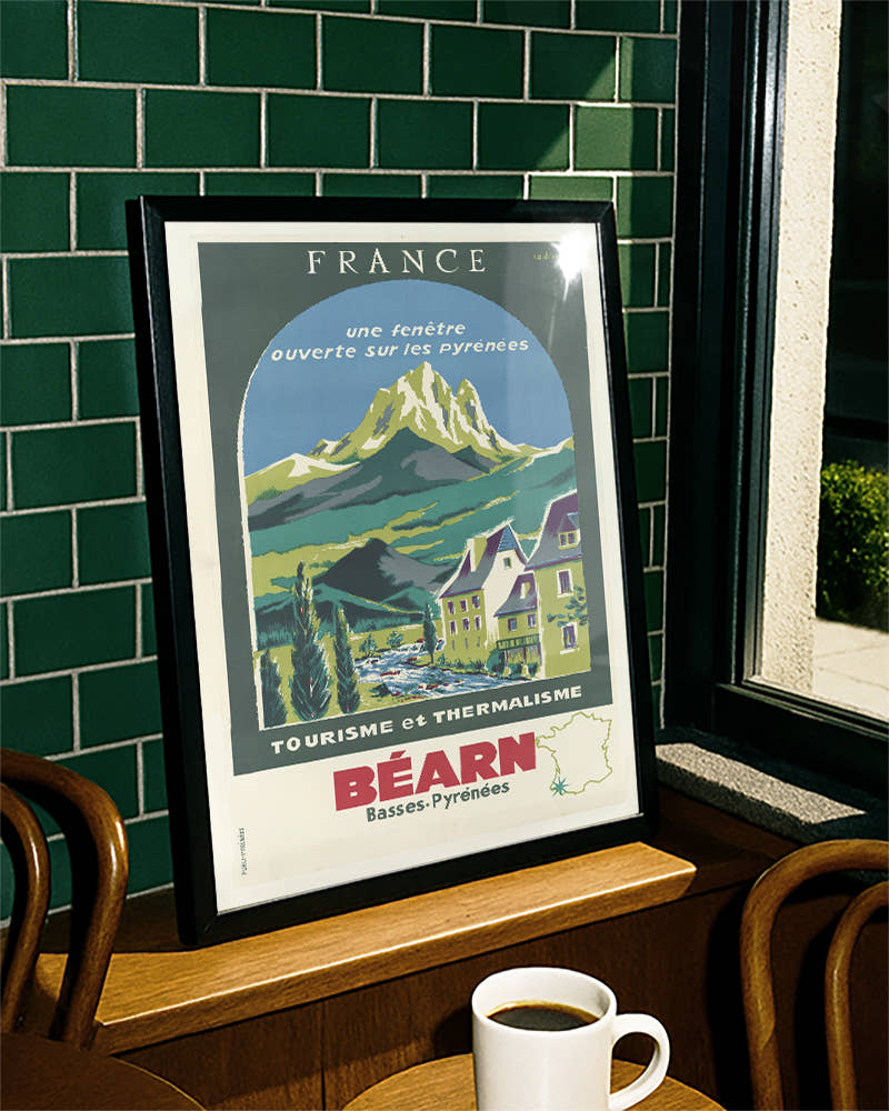 Vintage Pyrenäen Reiseplakat Frankreich Poster – Bearn Basses Pyrenees Poster – FineArt Wandbild, moderne Kunst &amp; Fine Art Print von Spawnd, handgefertigt &amp; Made in Germany