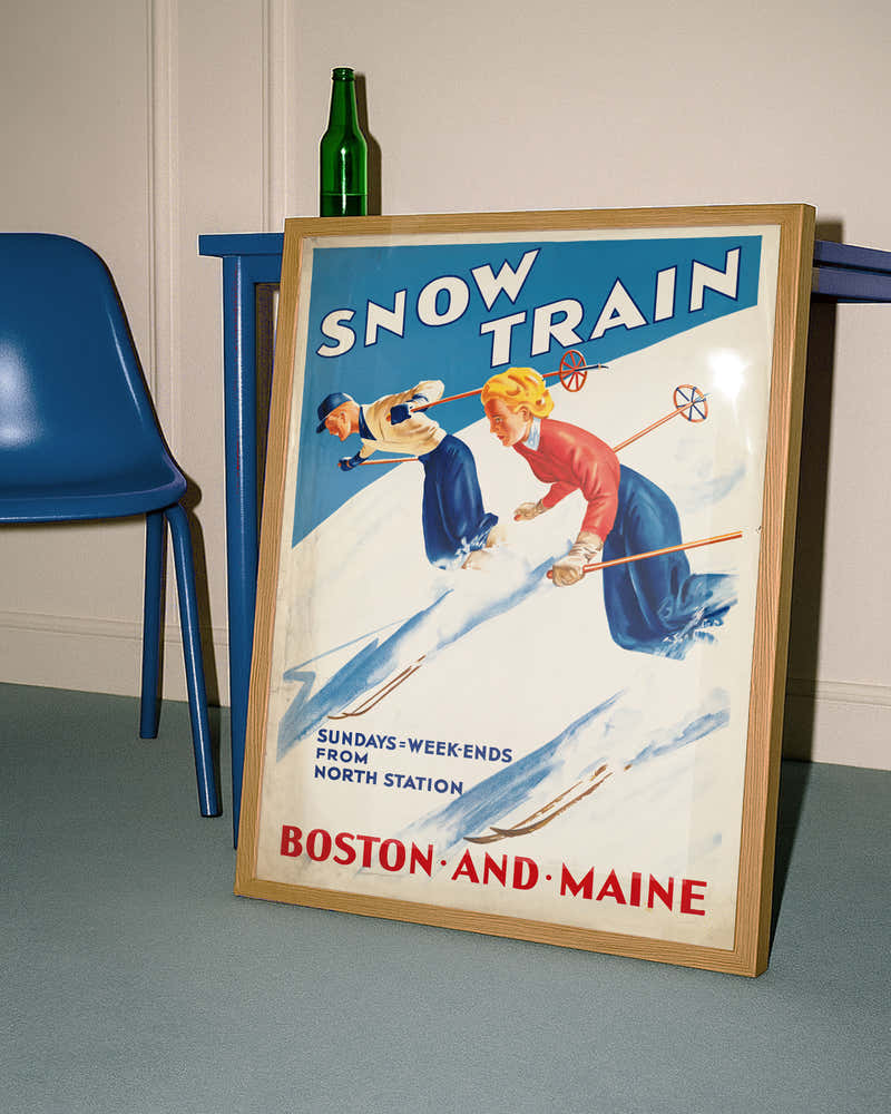 Titel: Vintage Ski Poster USA mit Snow Train – Boston and Maine Poster – FineArt Wandbild, moderne Kunst & Fine Art Print von Spawnd, handgefertigt & Made in Germany