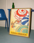 Vintage Spanien Strand Poster mit Sonnenschirm – Playas de Andalucía Poster – FineArt Wandbild, moderne Kunst & Fine Art Print von Spawnd, handgefertigt & Made in Germany
