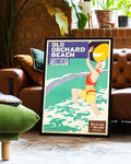 Vintage Strand Reiseplakat Poster – Old Orchard Beach Sunday Poster – FineArt Wandbild, moderne Kunst & Fine Art Print von Spawnd, handgefertigt & Made in Germany
