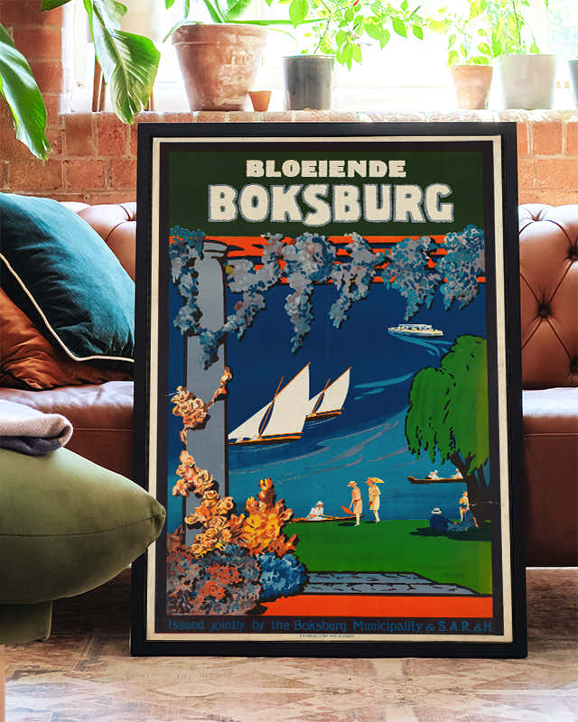 Vintage Südafrika Reise Poster – Bloeiende Boksburg Poster – FineArt Wandbild, moderne Kunst & Fine Art Print von Spawnd, handgefertigt & Made in Germany
