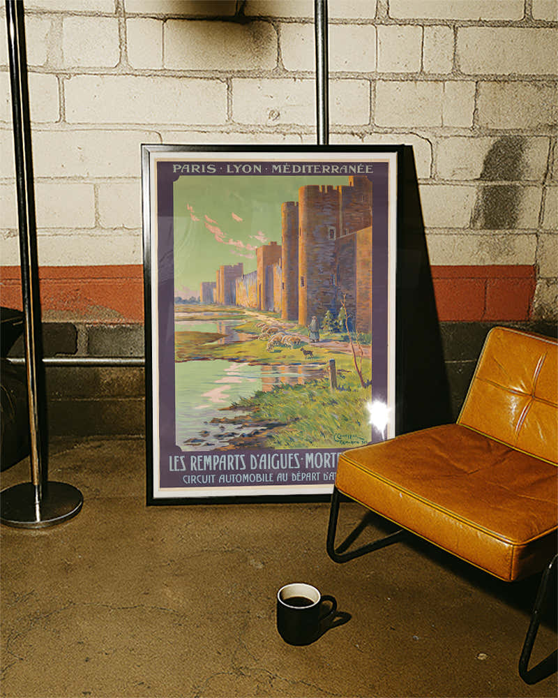 Vintage Südfrankreich Poster mit Stadtmauer – Aigues Mortes Poster – FineArt Wandbild, moderne Kunst & Fine Art Print von Spawnd, handgefertigt & Made in Germany