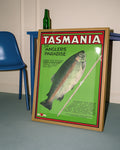 Vintage Tasmanien Angel Poster – Anglers Paradise Regenbogenforelle Poster – FineArt Wandbild, moderne Kunst & Fine Art Print von Spawnd, handgefertigt & Made in Germany