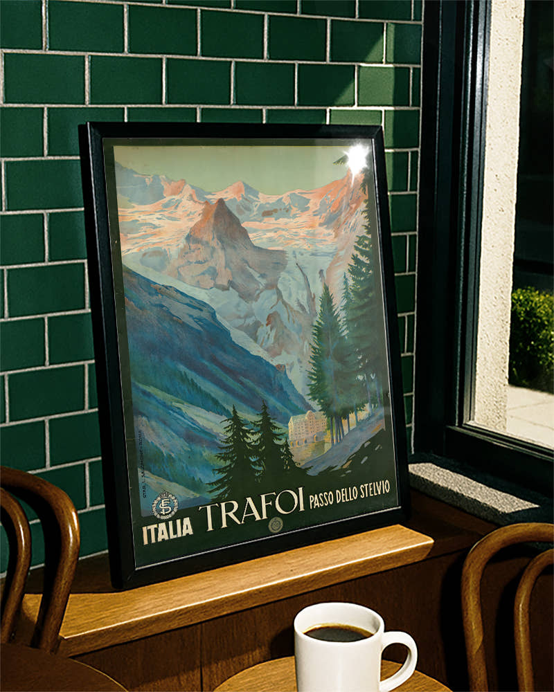 Vintage Trafoi Südtirol Poster – Stilfserjoch Alpen Wandbild Poster – FineArt Wandbild, moderne Kunst &amp; Fine Art Print von Spawnd, handgefertigt &amp; Made in Germany