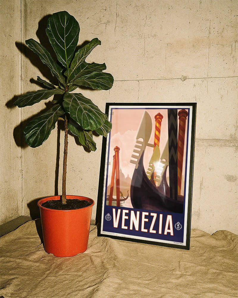 Vintage Venedig Poster – Italien Kanal Gondel Wandbild Poster – FineArt Wandbild, moderne Kunst &amp; Fine Art Print von Spawnd, handgefertigt &amp; Made in Germany