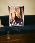 Vintage Venedig Poster – Italien Kanal Gondel Wandbild Poster – FineArt Wandbild, moderne Kunst & Fine Art Print von Spawnd, handgefertigt & Made in Germany