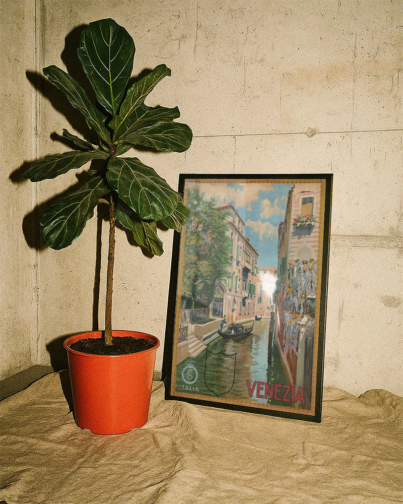 Vintage Venedig Poster – Kanal Szene Italien Stadt Wandbild Poster – FineArt Wandbild, moderne Kunst & Fine Art Print von Spawnd, handgefertigt & Made in Germany