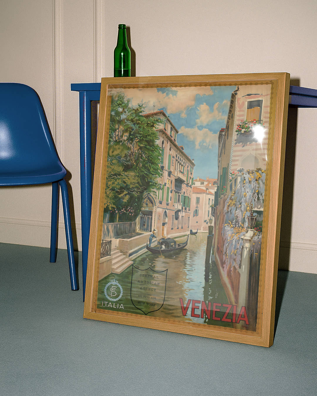 Vintage Venedig Poster – Kanal Szene Italien Stadt Wandbild Poster – FineArt Wandbild, moderne Kunst &amp; Fine Art Print von Spawnd, handgefertigt &amp; Made in Germany