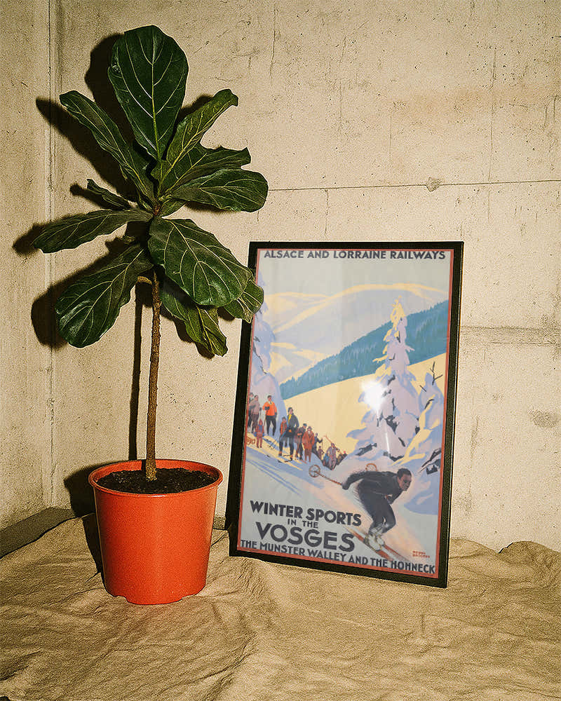 Vintage Wintersport Poster – Vogesen  Elsass Frankreich Poster – FineArt Wandbild, moderne Kunst & Fine Art Print von Spawnd, handgefertigt & Made in Germany