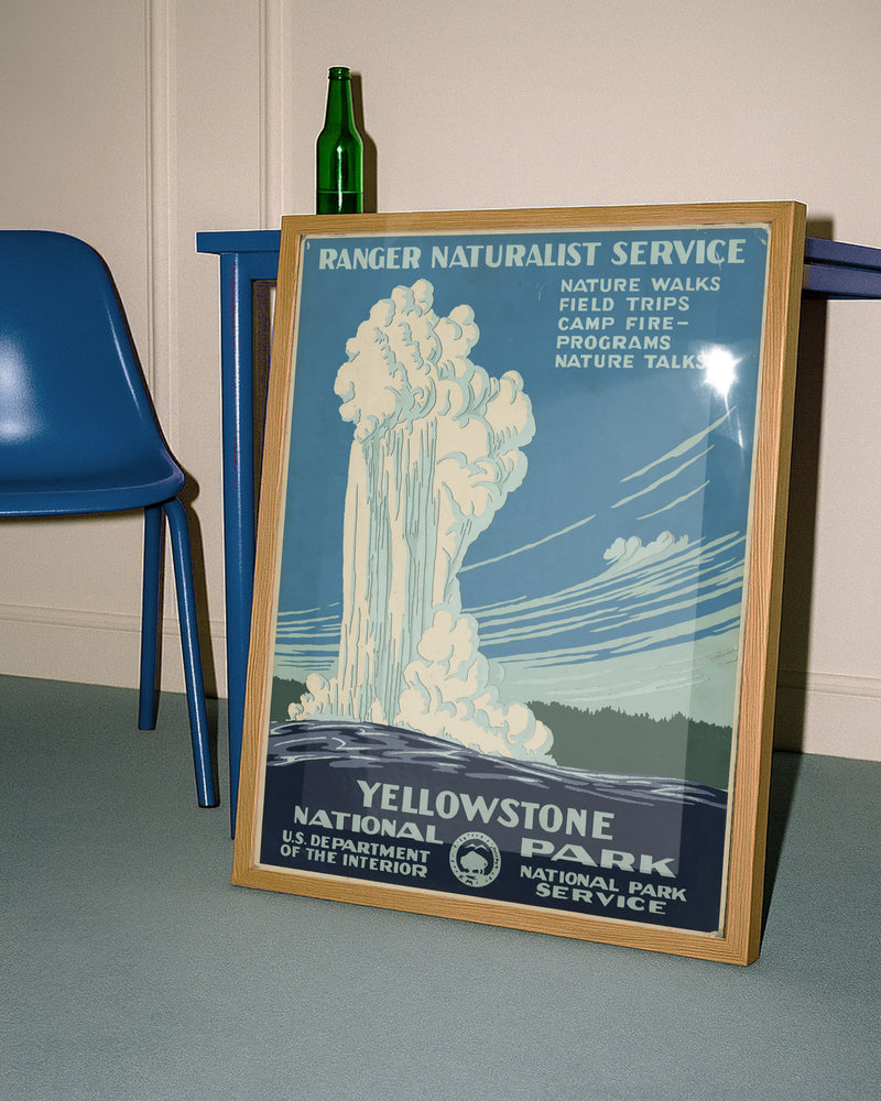Vintage Yellowstone Nationalpark Poster – Wyoming USA Poster – FineArt Wandbild, moderne Kunst & Fine Art Print von Spawnd, handgefertigt & Made in Germany