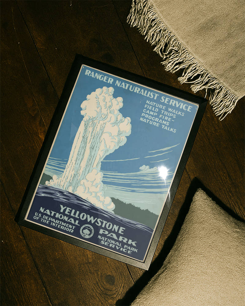 Vintage Yellowstone Nationalpark Poster – Wyoming USA Poster – FineArt Wandbild, moderne Kunst &amp; Fine Art Print von Spawnd, handgefertigt &amp; Made in Germany